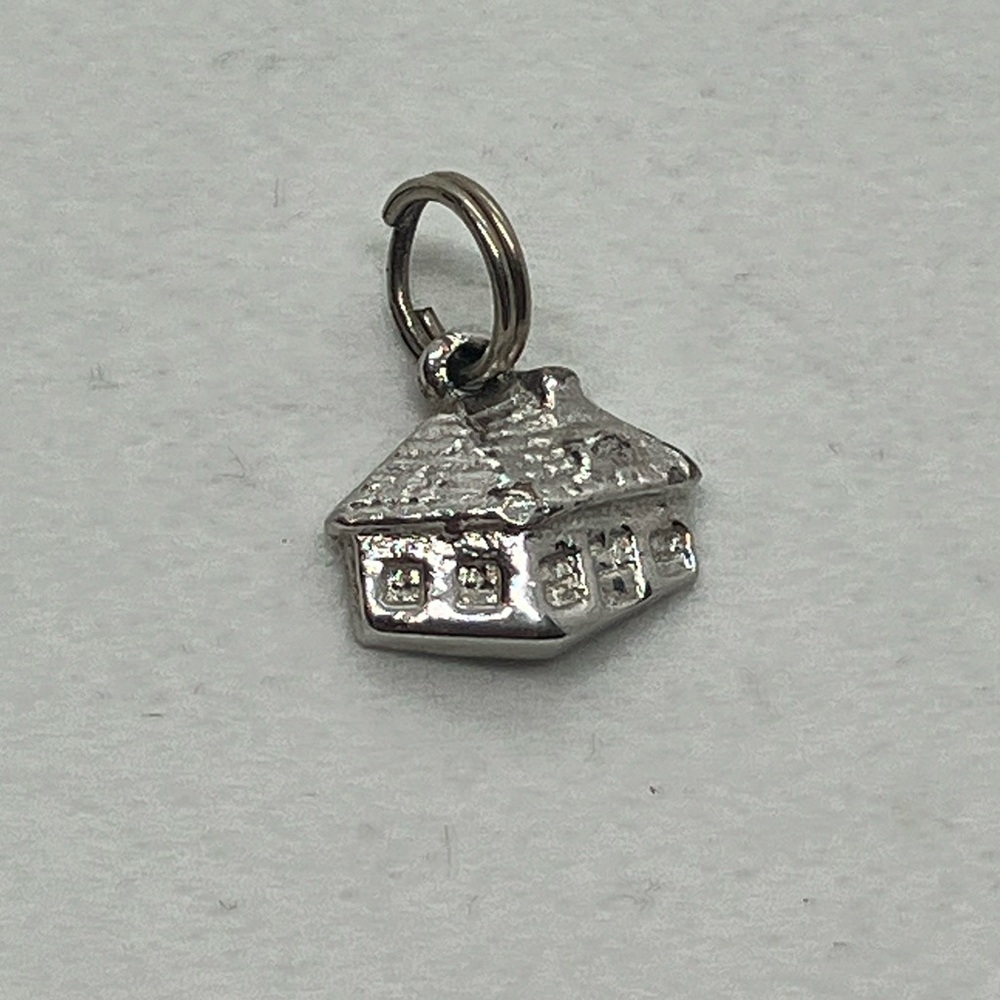 Vtg 925 Sterling Silver Cottage Cabin Home Charm / Pendant